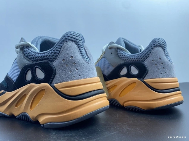 Yeezy GW0296 Adidas Boost 700 V2 Sun 0708
